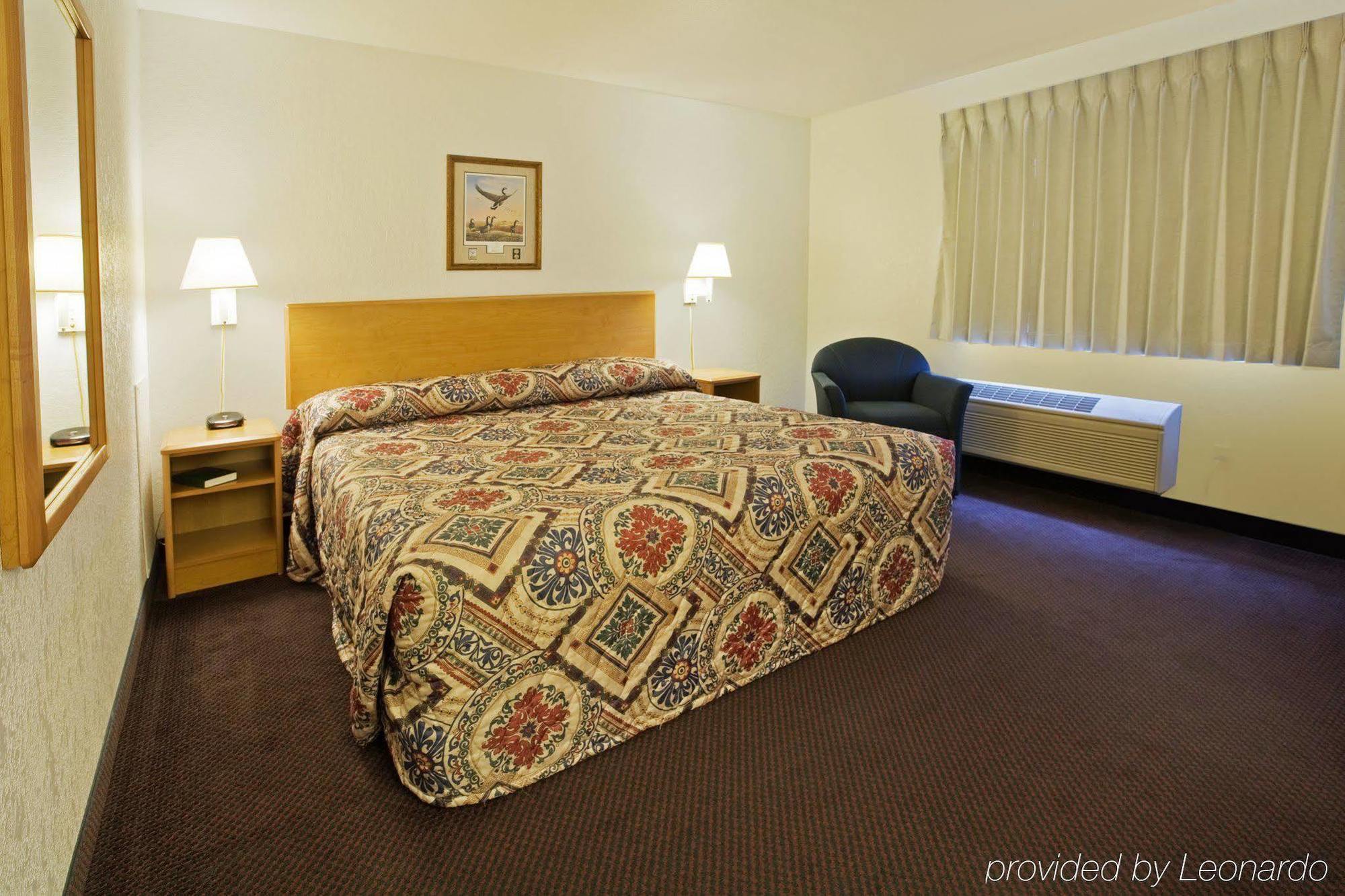 Americas Best Value Inn Grand Forks Exterior foto