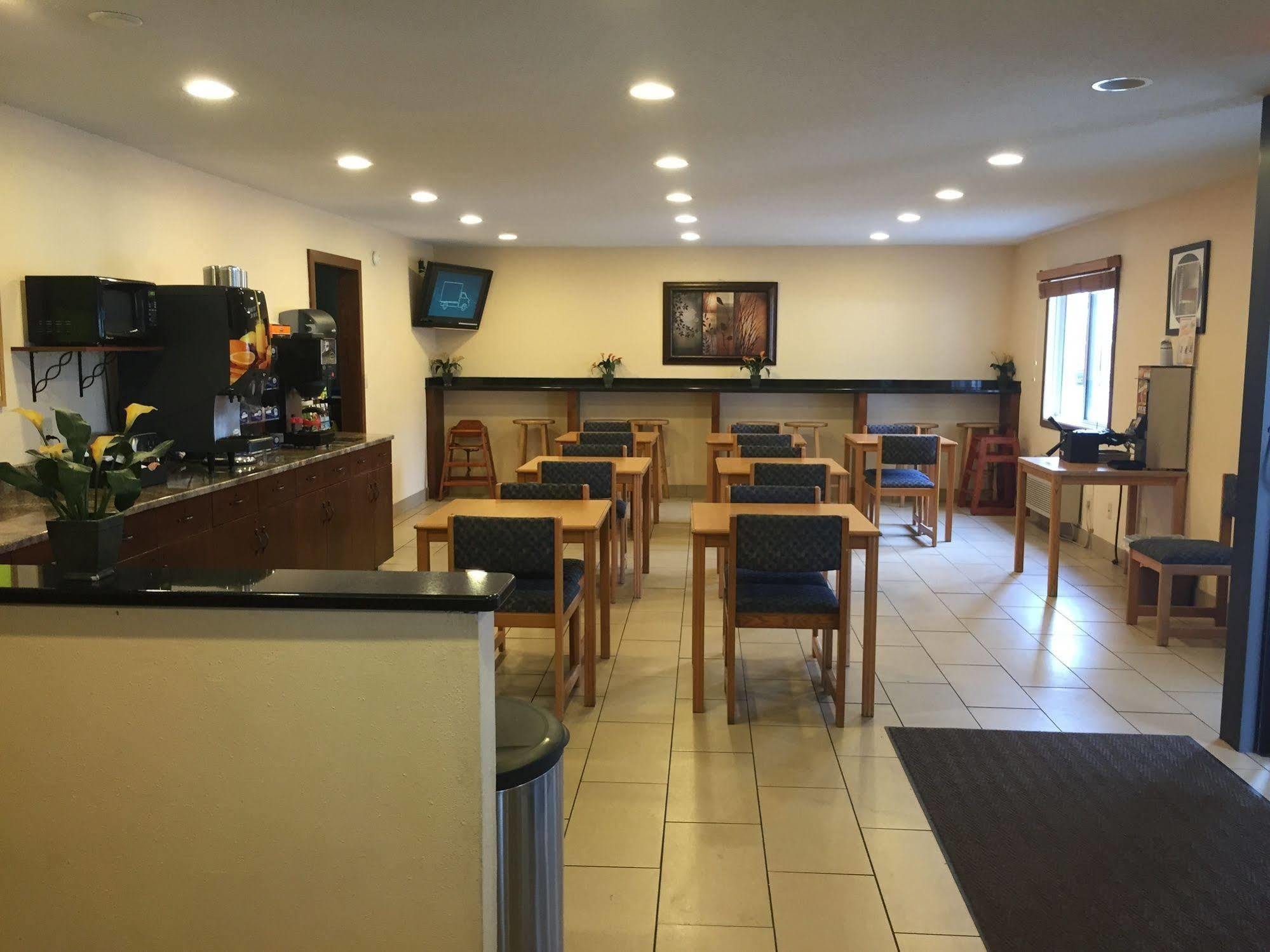 Americas Best Value Inn Grand Forks Exterior foto