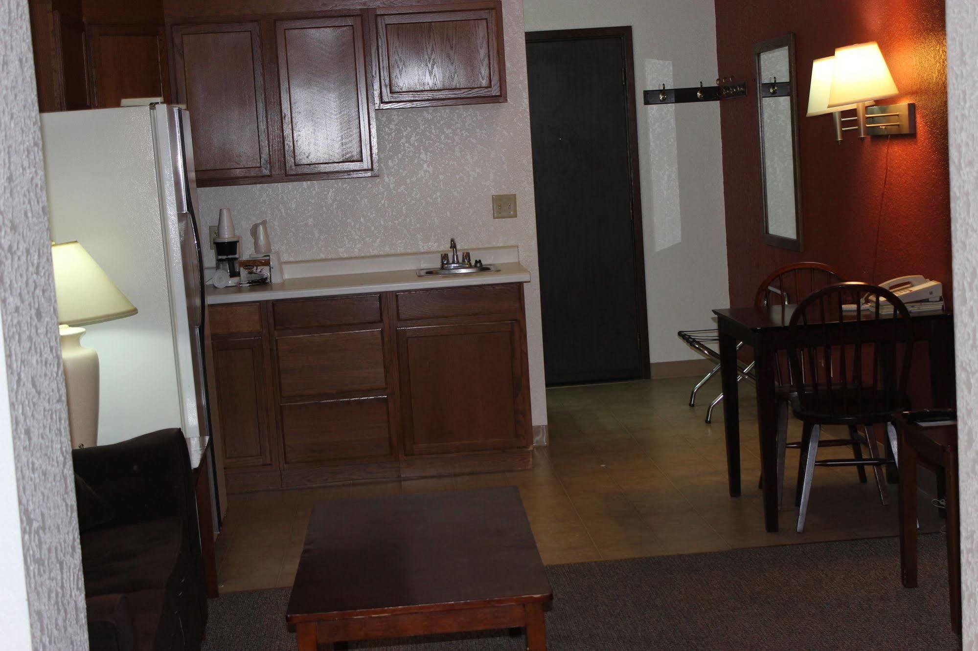 Americas Best Value Inn Grand Forks Exterior foto